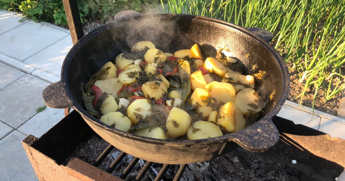 Армянская Хашлама с картофелем из баранины с пивом на костре