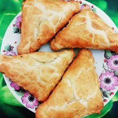 Самса из слоёного теста