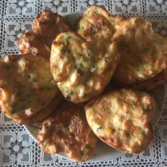 Маффины с куриной грудкой и сыром