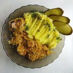 Солянка с капустой и сосисками