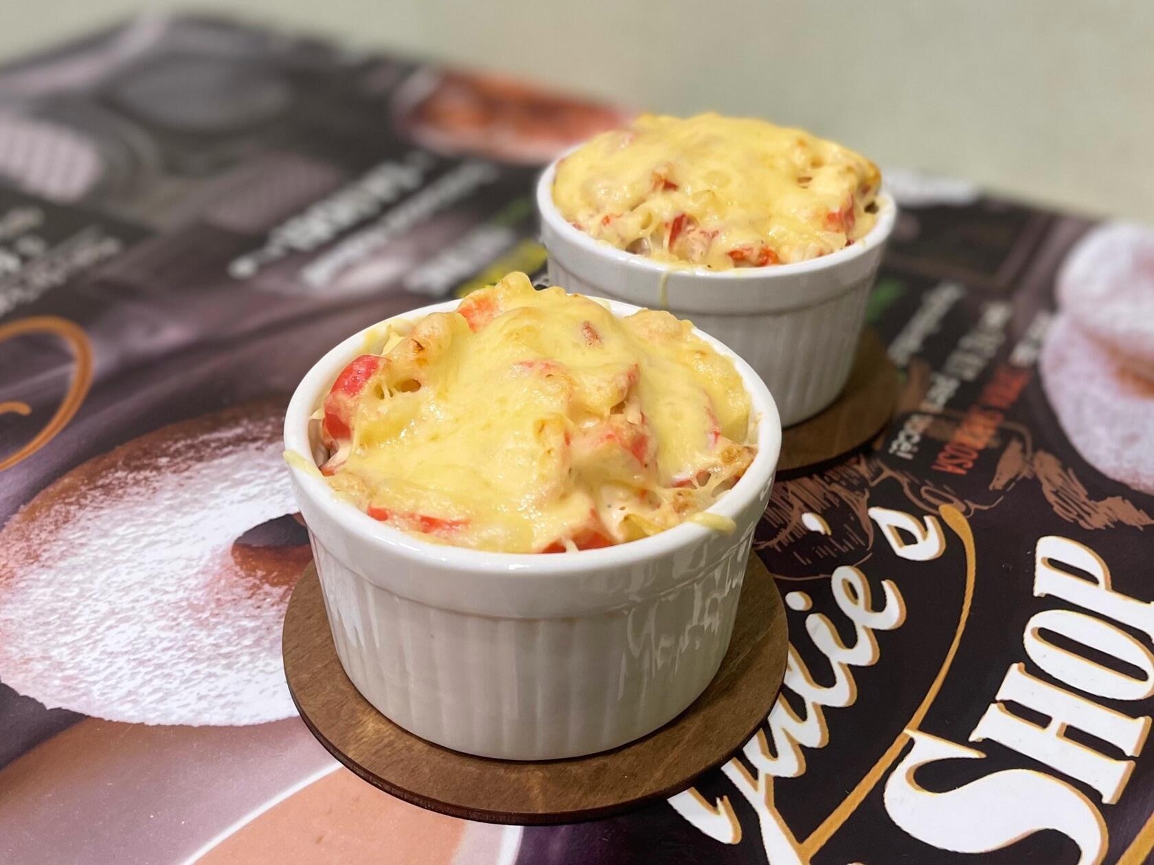 Крабовые палочки под сырной шубкой