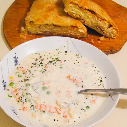 Вегетарианский  суп молочно-овощной c сыром и моцареллой.   Обед №16