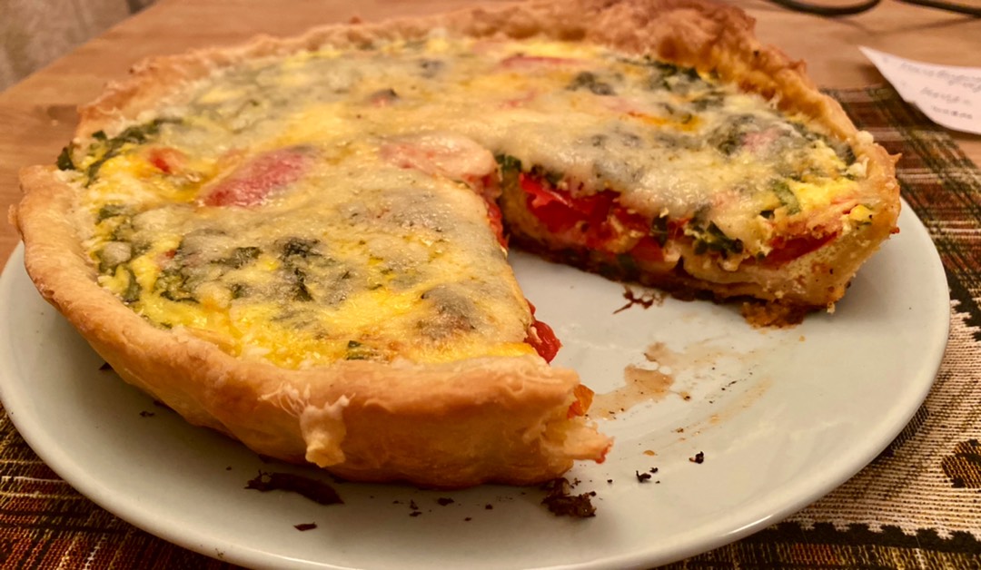 🥧 Киш по-итальянски с томатами, базиликом и сыром
