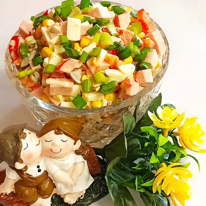 Праздничный салат с кукурузой и солеными огурцами 🥗 Всегда пользуется успехом у гостей 👍