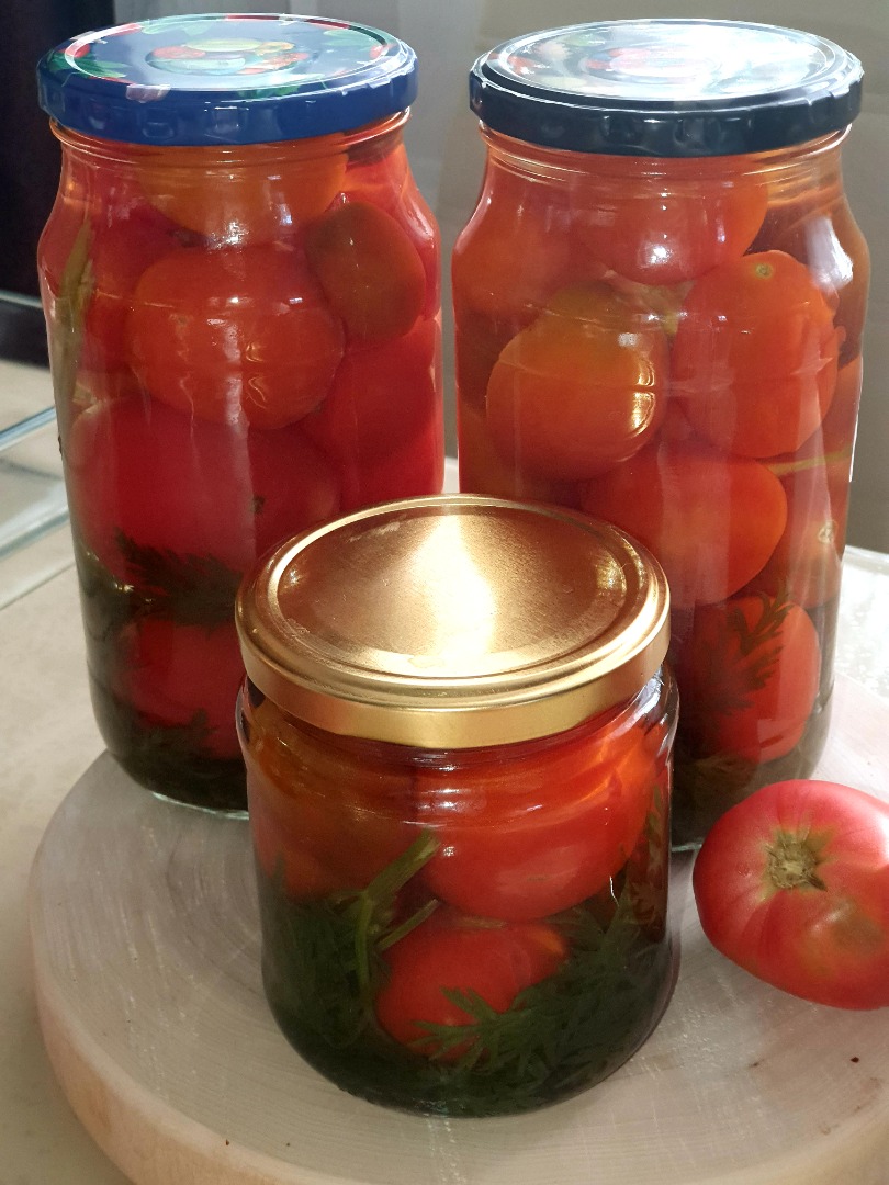 Помидоры с морковной ботвой (на зиму)