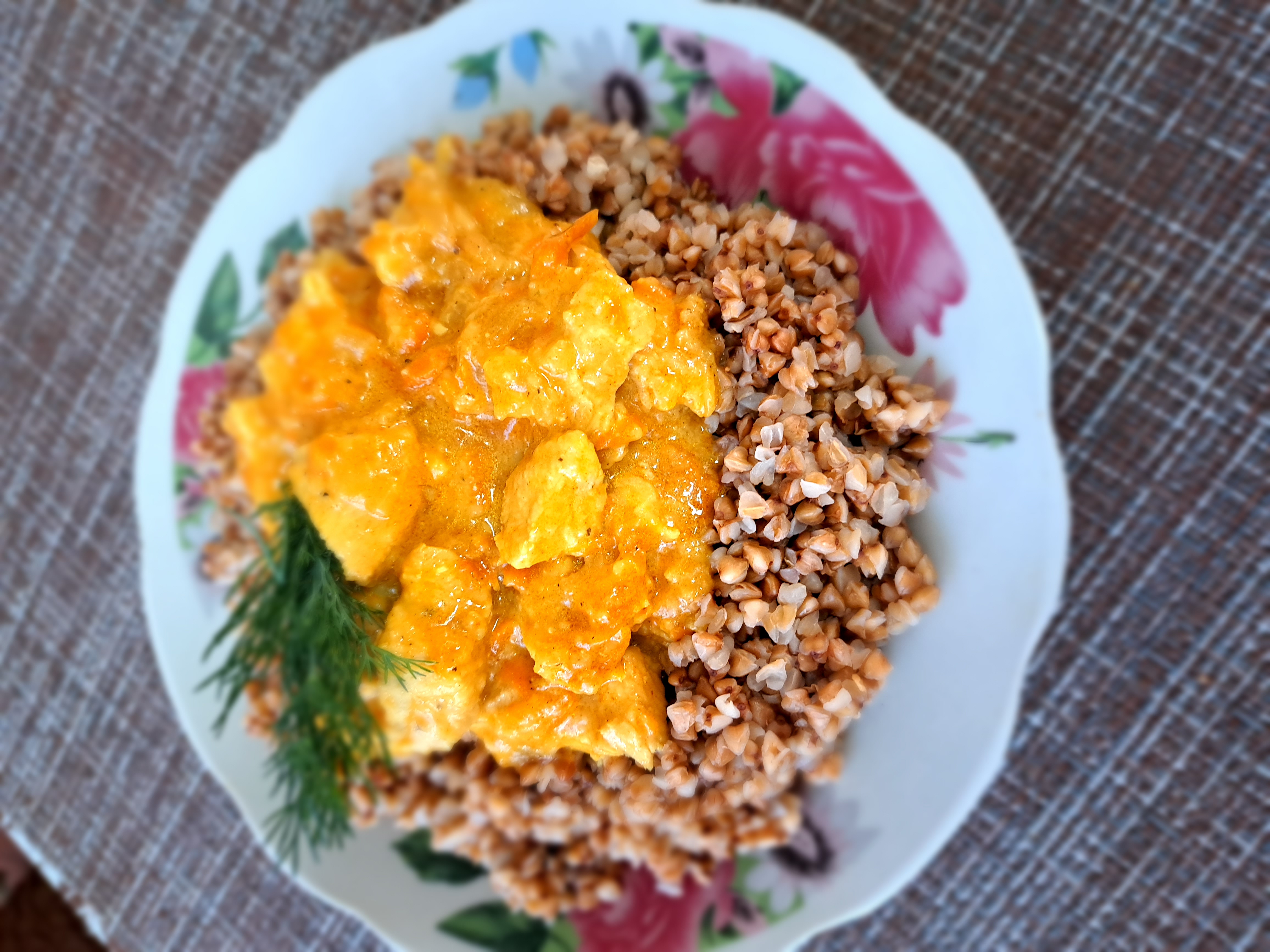Подлива из курицы со сметаной