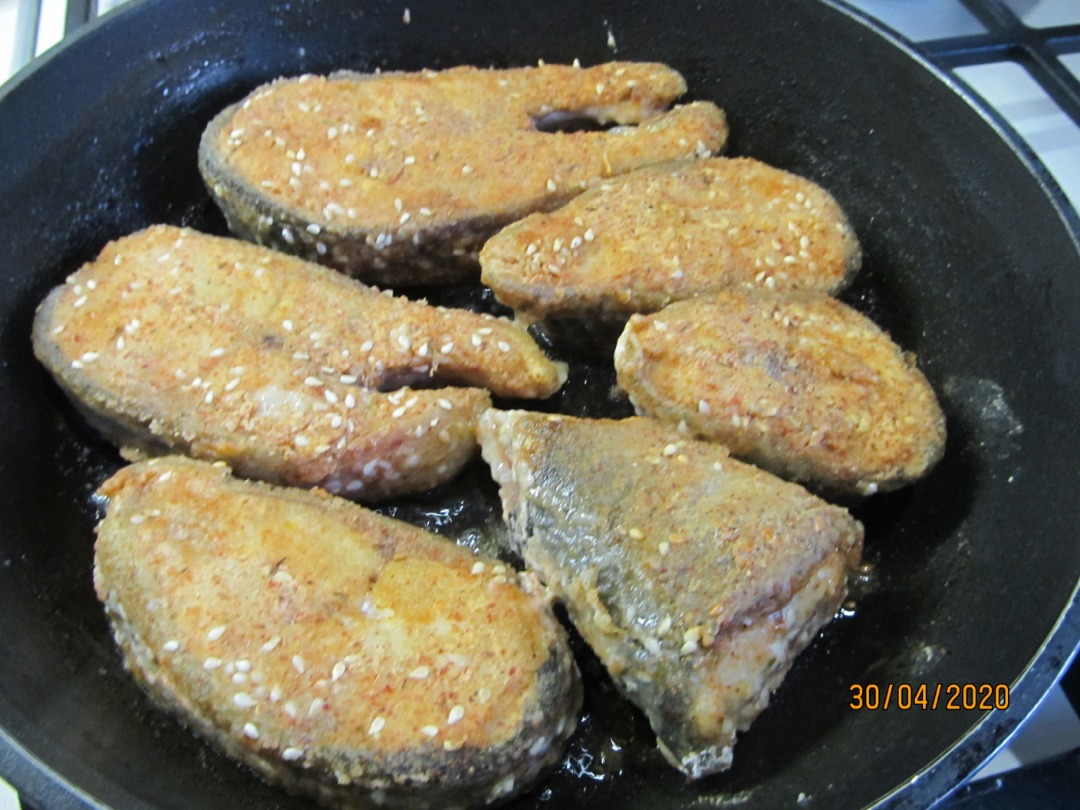 Рыба в кунжуте – кулинарный рецепт