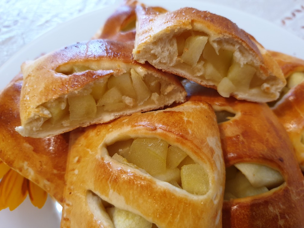 Пирожки с яблоками, пошаговый рецепт на ккал, фото, ингредиенты - Ирина B&C