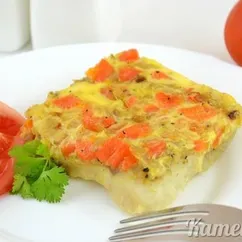 Рыба, запеченная с морковью и луком