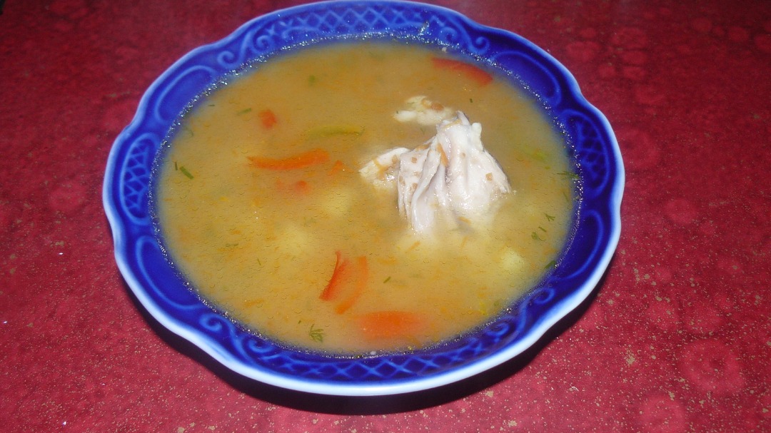 Суп с пшеничной крупой и курицей
