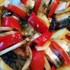 Скумбрия 🐟с овощами🍅🌶️