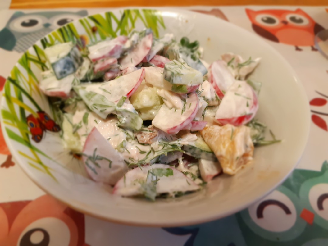 Салат "Апрельский с курицей"