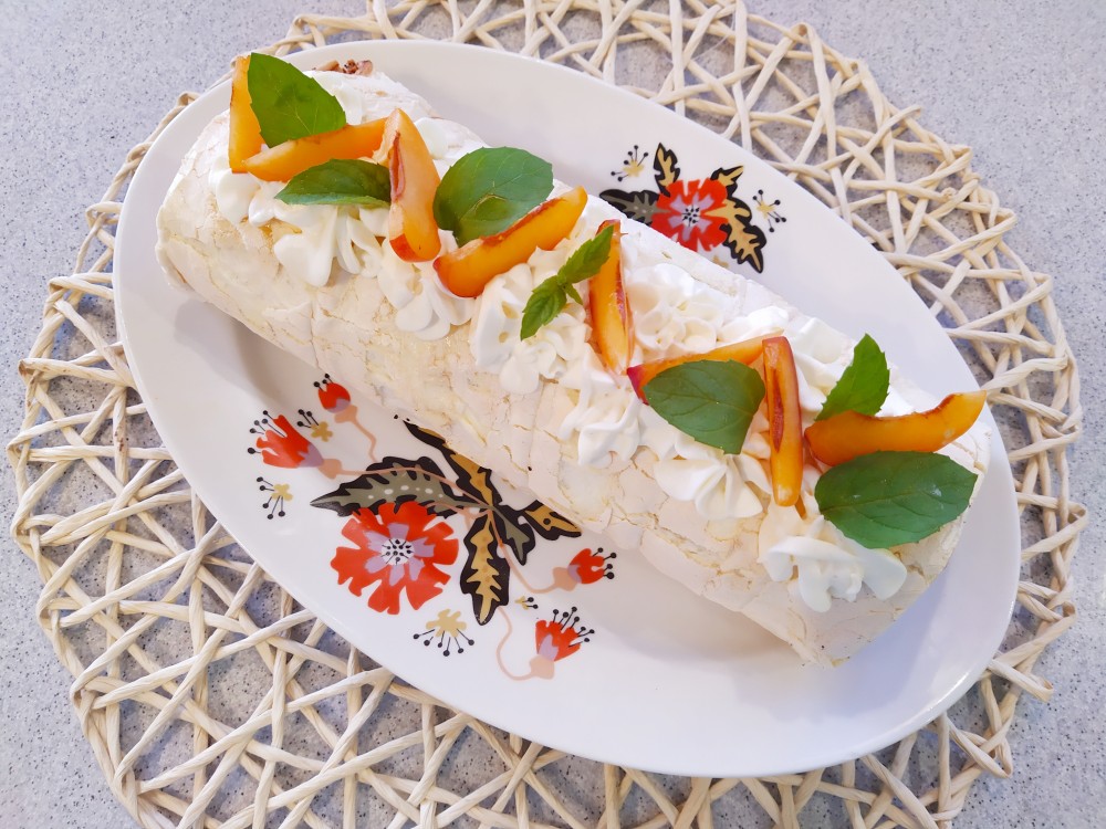 Меренговый рулет