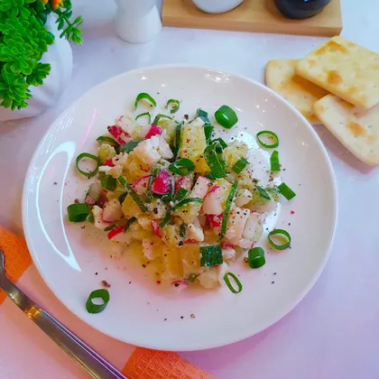 Салат с редисом и картофелем