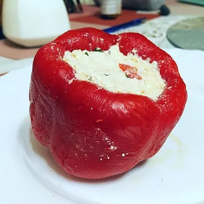 Фаршированный перец с творогом и помидорами