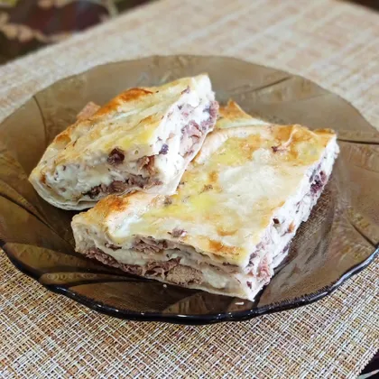 Быстрый пирог в лаваше с тунцом и творожно-сырной начинкой