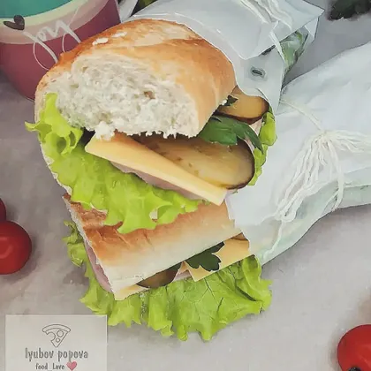 Сэндвич с ветчиной, сыром и солёным огурцом