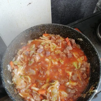 Тушёное мясо с капустой