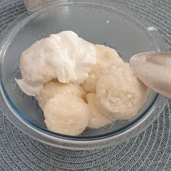 Вареники ленивые с вяленой вишней