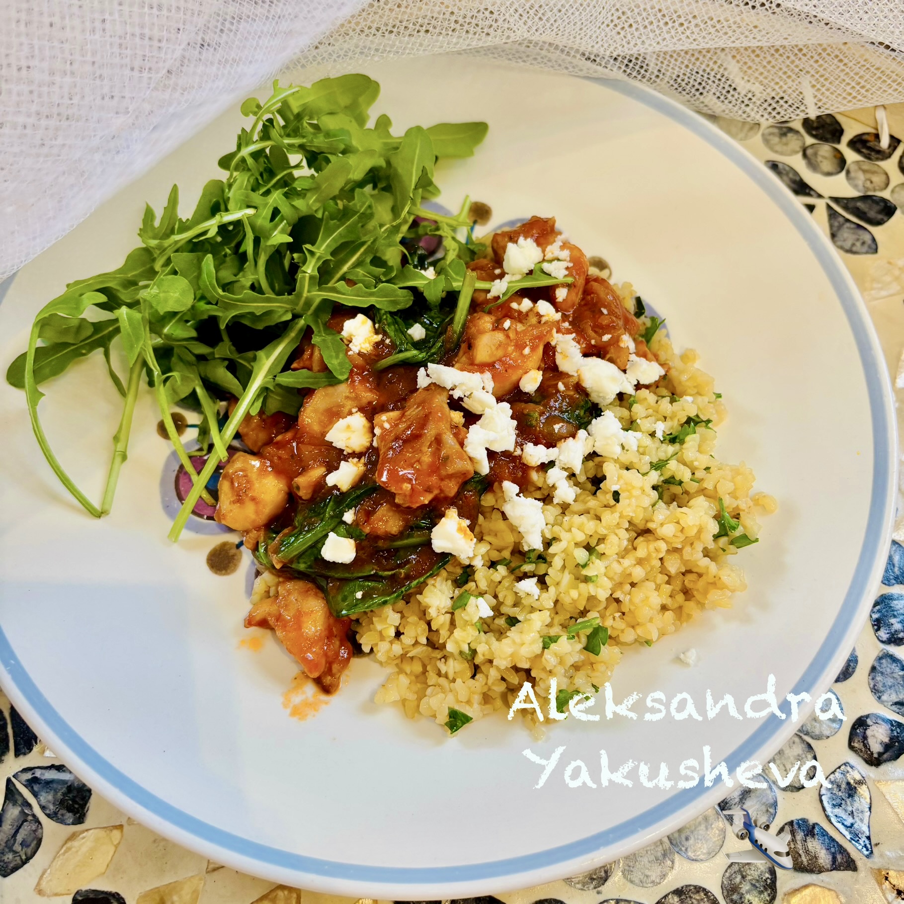 Куриные бедра в греческом стиле с вялеными томатами