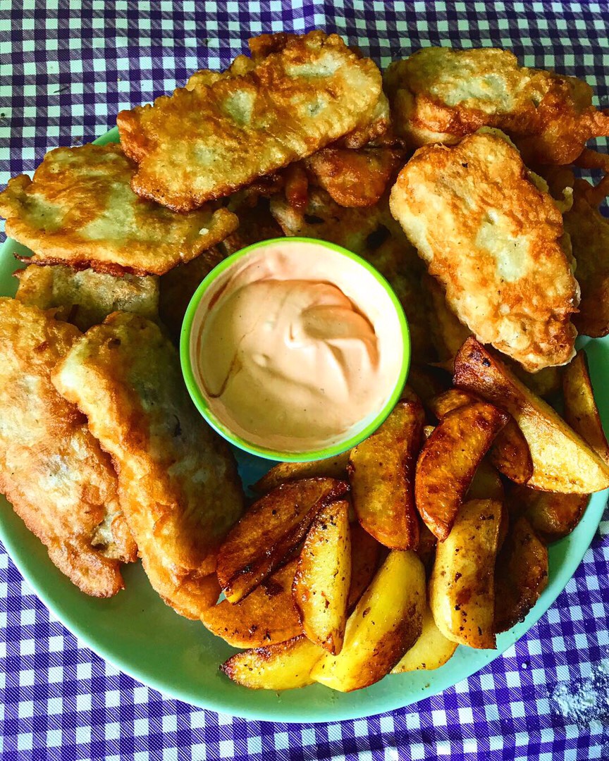 Рыбка в пивном кляре с картошечкой