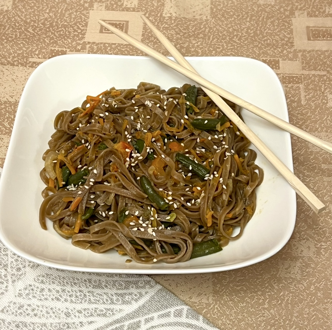 Гречневая лапша «Соба» с овощами