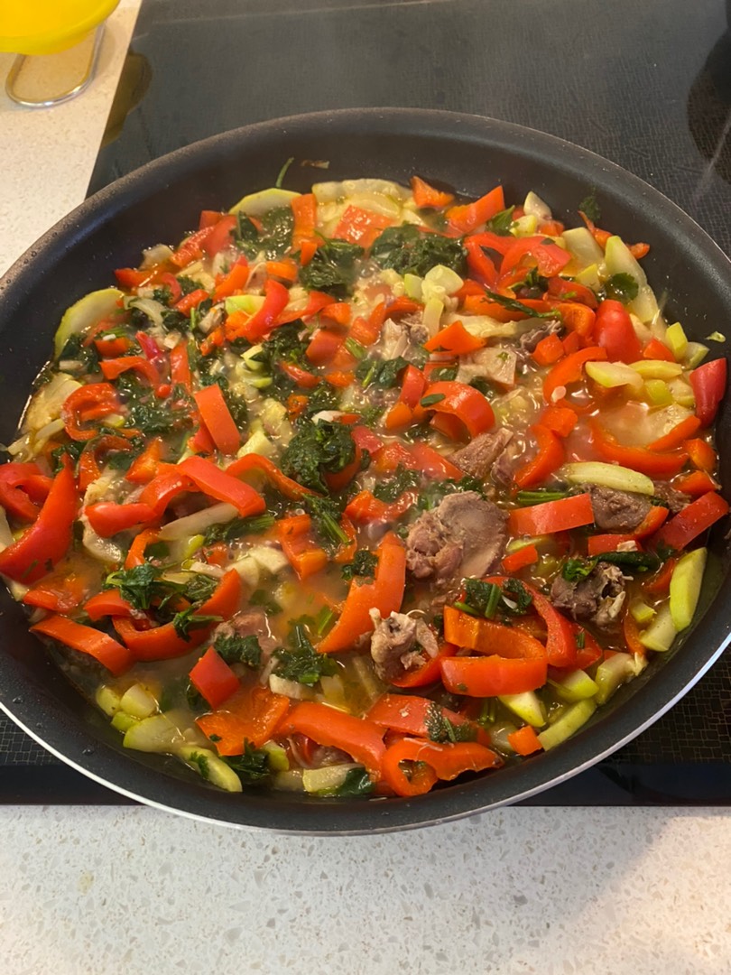Паприка с кабачком и домашней тушёнкой