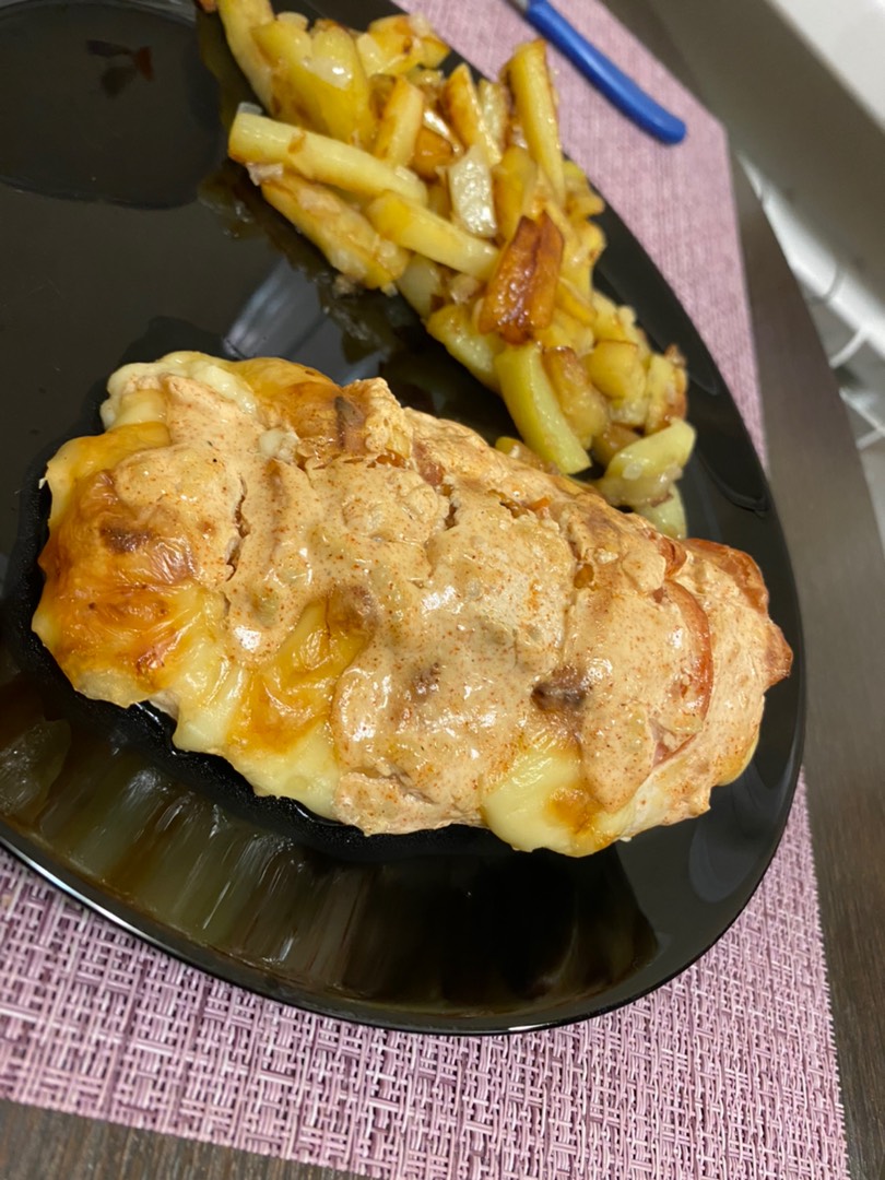 Куриное филе с сыром и помидором