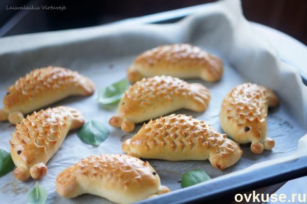 Булочка с курицей и грибами