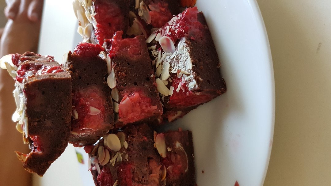 Шоколадно-малиновые пирожные