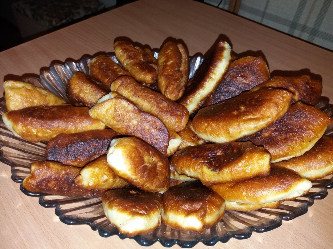 Дрожжевые пирожки с картошкой на сковороде по госту простой рецепт пошаговый