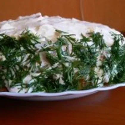 Салат из рыбы горячего копчения с овощами