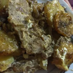 Мясо с картофелем в духовке