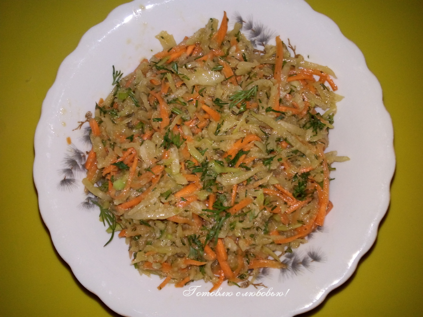 Салат из  маргеланской редьки и моркови
