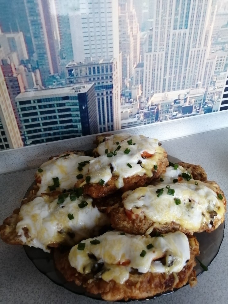 Куриное филе с сыром и грибами