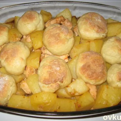 Картофель, тушенный с нудлями по-украински