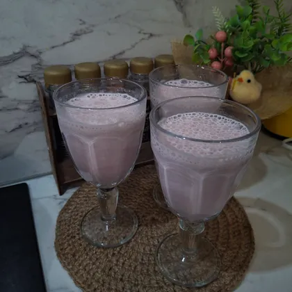Коктейль молочный с клубникой