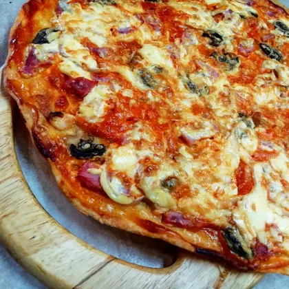 Пицца с ветчиной и грибами 🍕