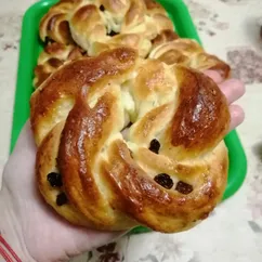 Булочки с изюмом