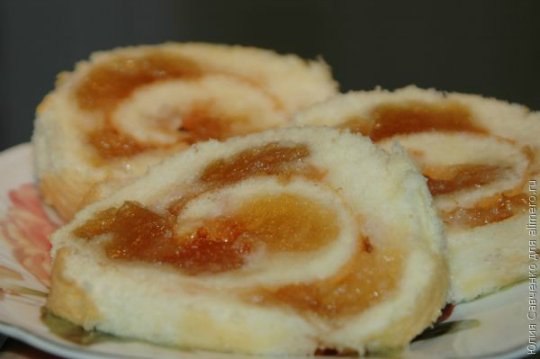 Бисквитный рулет с яблочной начинкой (вкус детства)