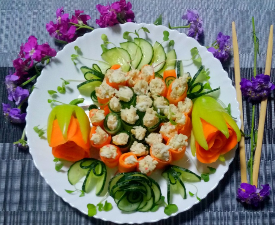 Огуречные и морковные роллы с крабовыми палочками🦀