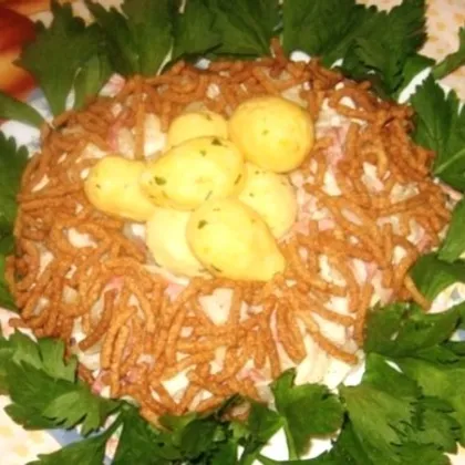 Салат новогодний «Гнездо аиста»