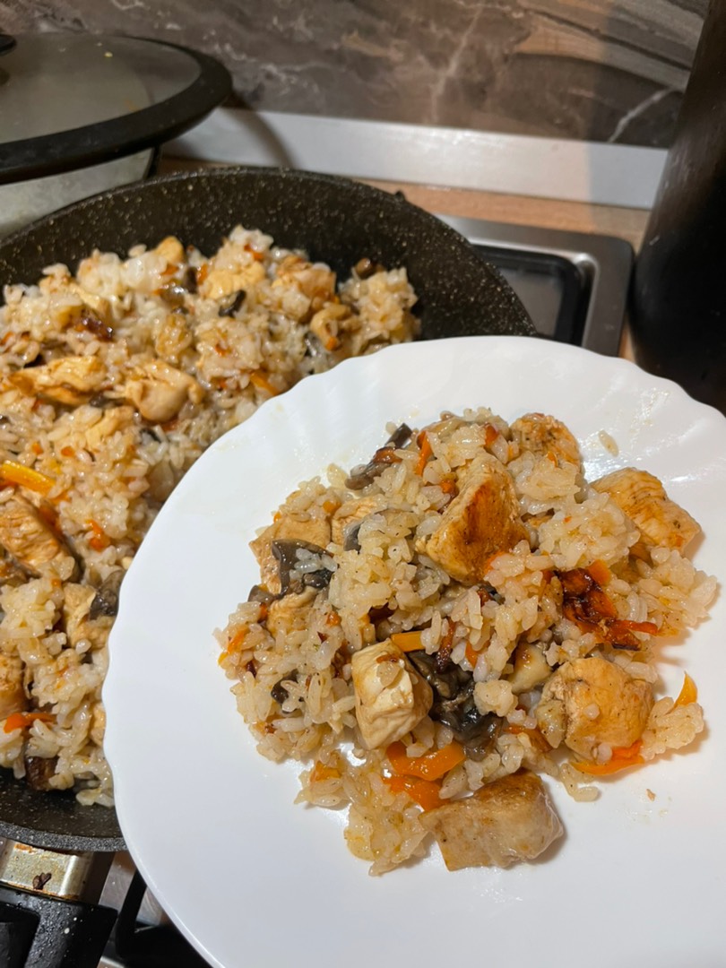 Рис с курицей и грибами
