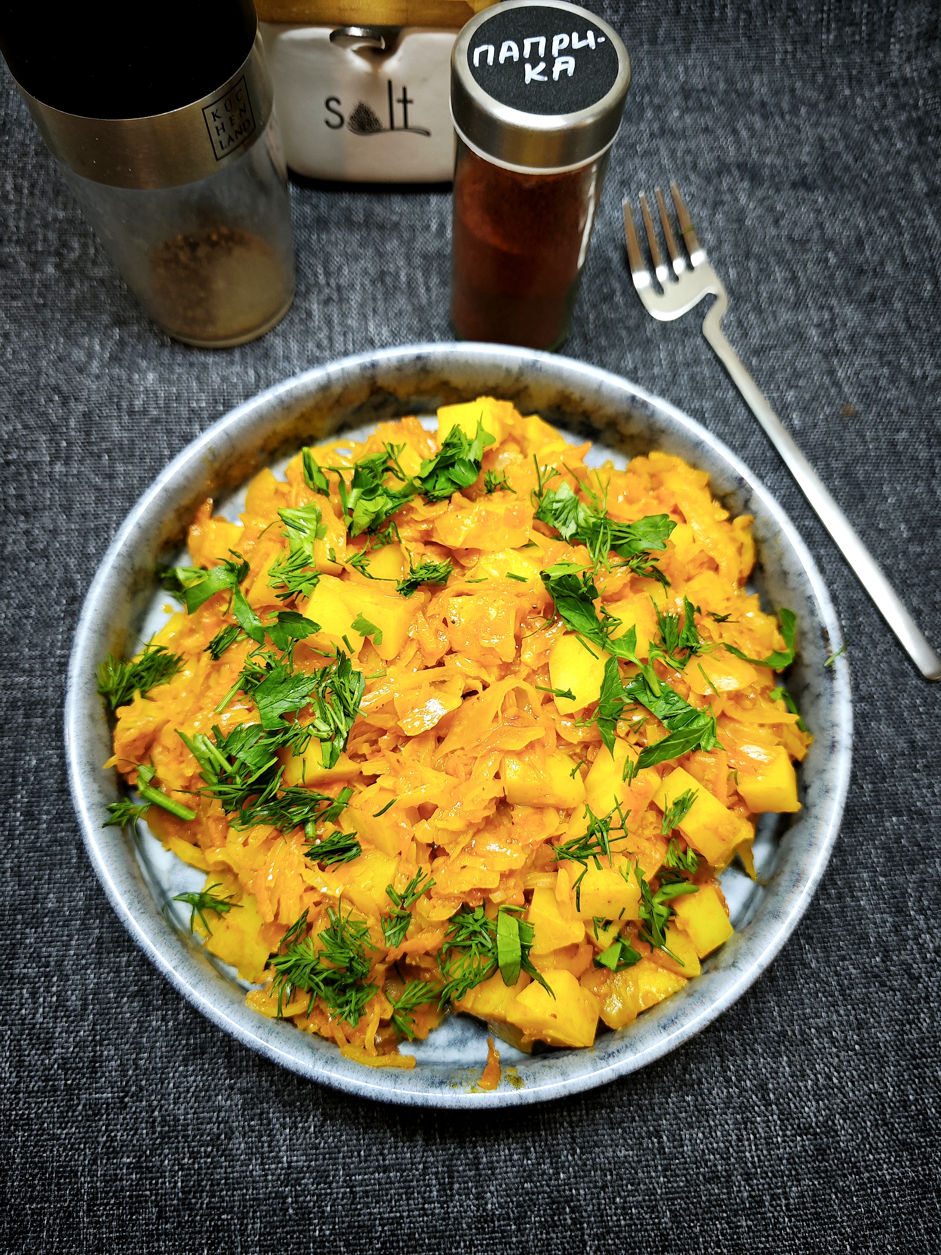 Тушёная капуста с картошкой 