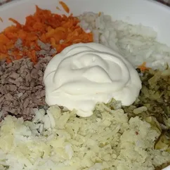 Сытный салат с куриной печенью