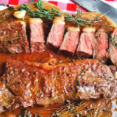 Стейк из мраморной говядины Striploin Steak