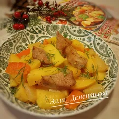 Свинина с овощами и ананасом в духовке 