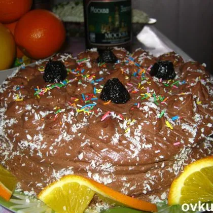 Торт 'ПЕНЕЛОПА'. С шоколадным кремом и черносливом