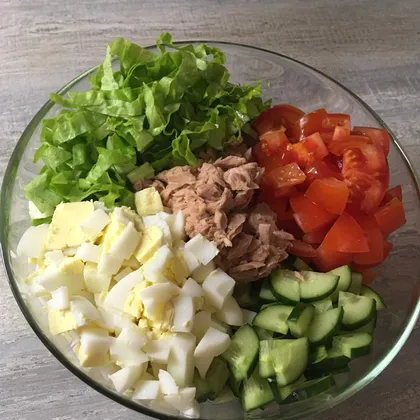 Лёгкий салат с тунцом