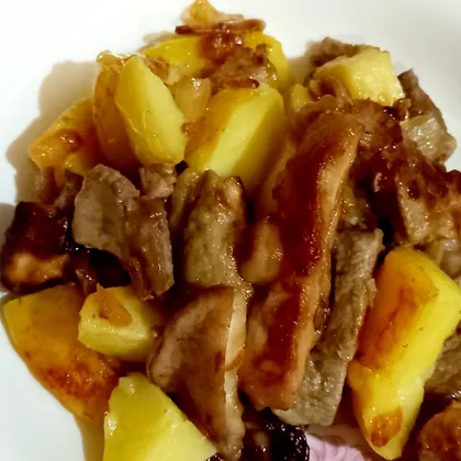 Жаркое с мясом и белыми грибами